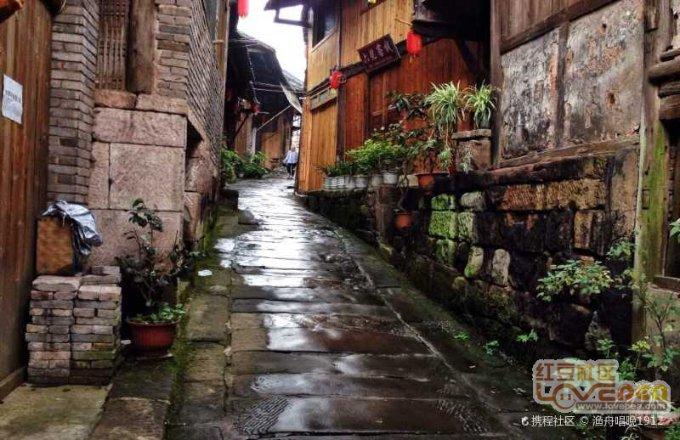 将可放置在路面上的太阳能电池板引入停车场