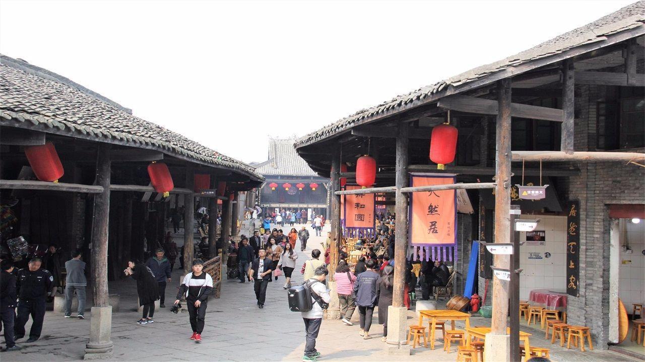 刘雨昕又发新歌了，大家觉得她的唱跳实力怎么样？游戏画面